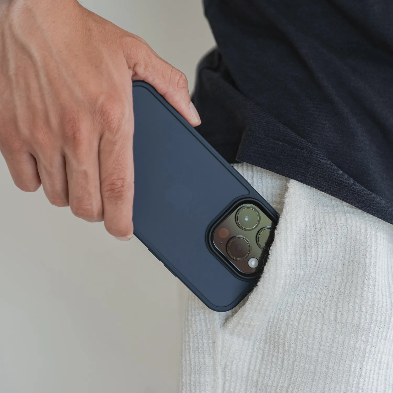 arktis iPhone 15 Pro Case Matt Sturmblau TPU