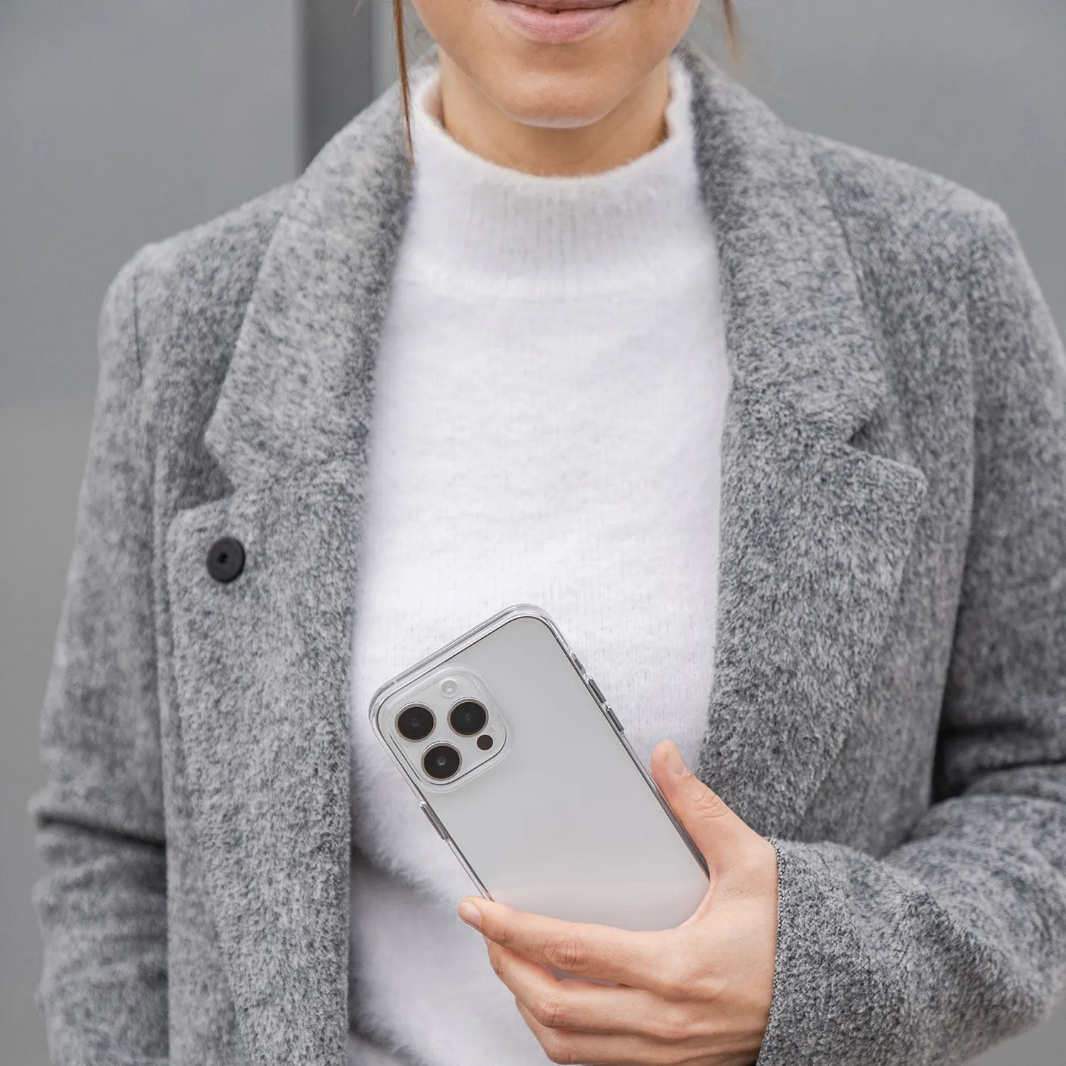arktis CLEAR iPhone 15 Hülle transparent Metall-Buttons