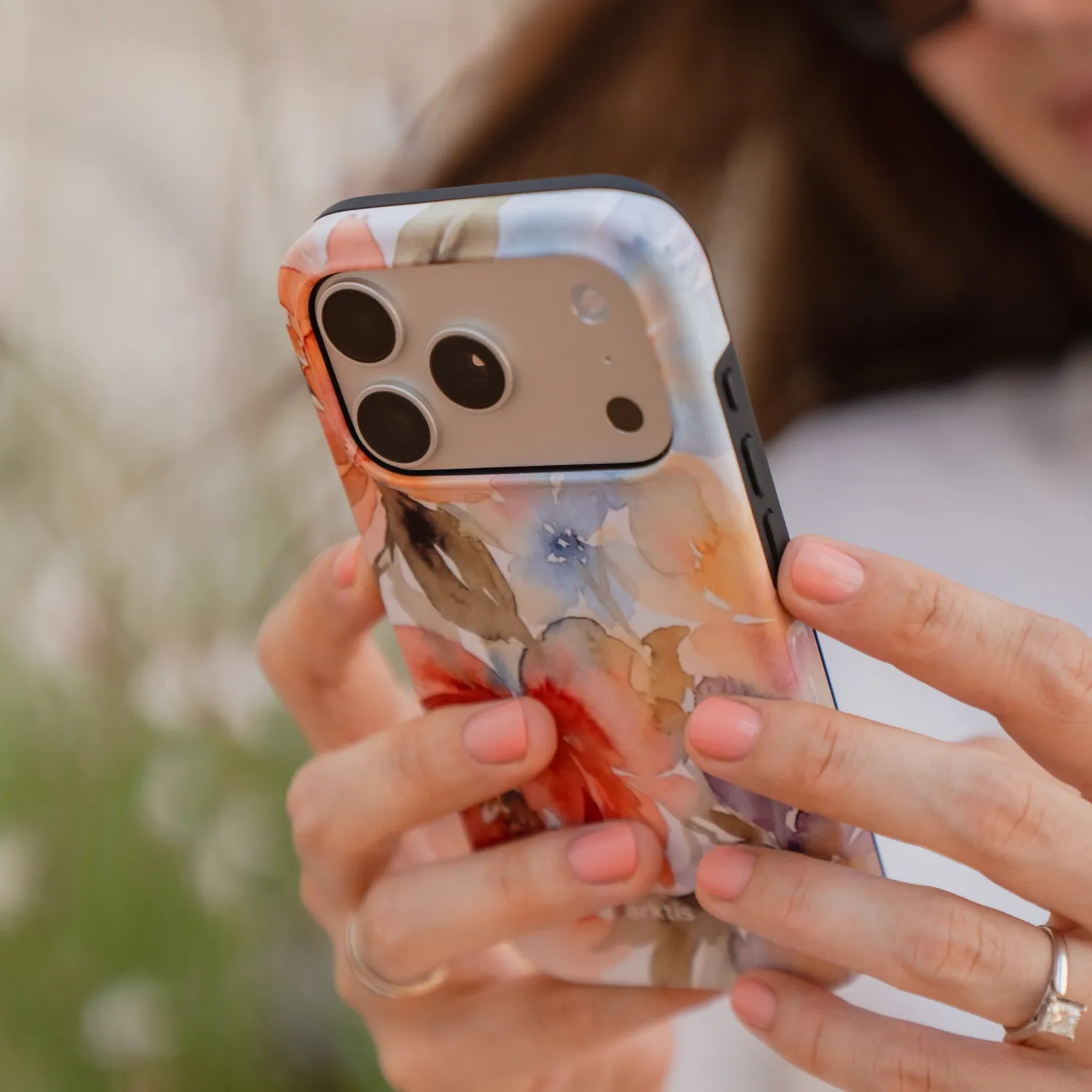 arktis Floral iPhone 15 Hülle MagSafe Blumen-Print
