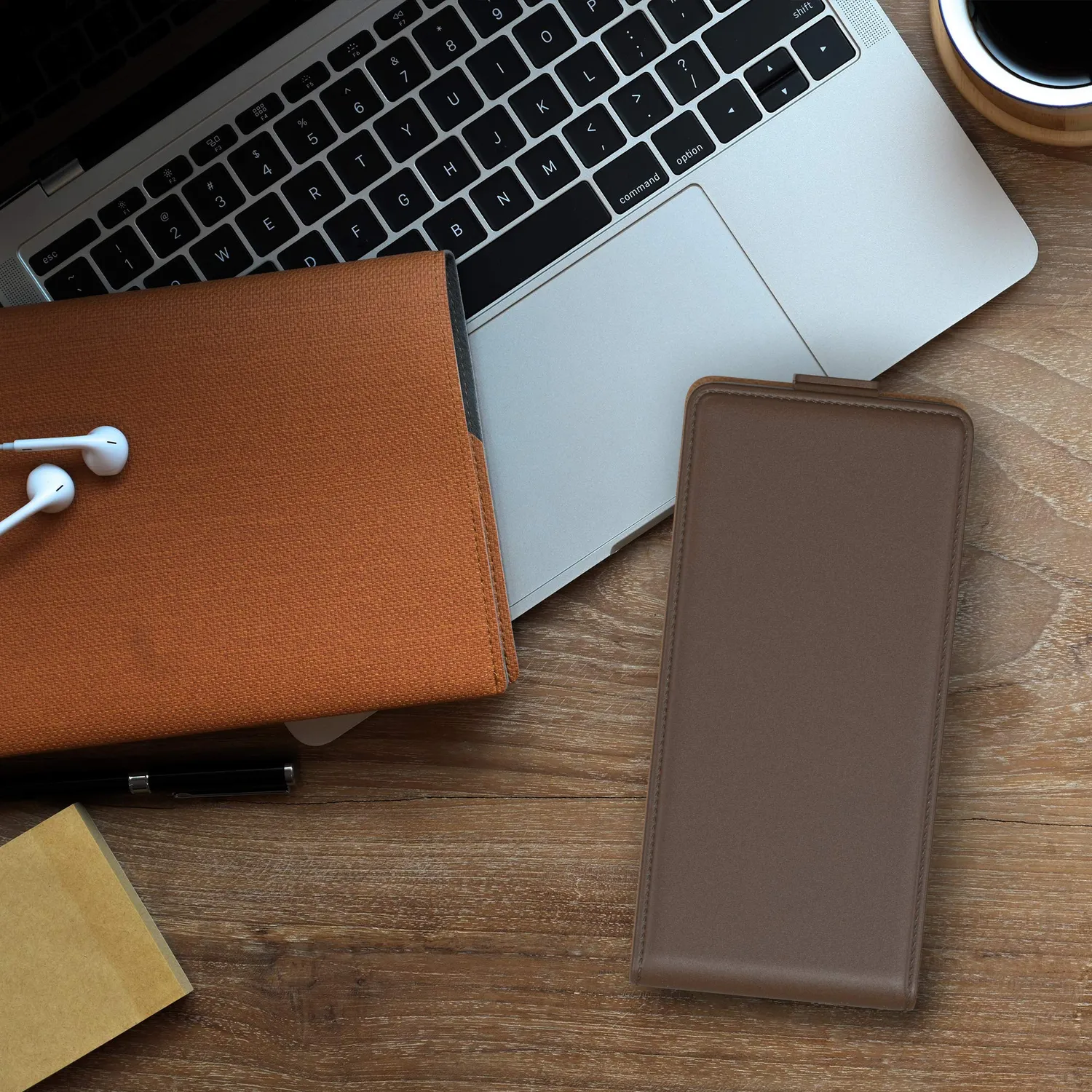 EAZY CASE iPhone 11 Pro Klapphülle Braun Kunstleder Flip