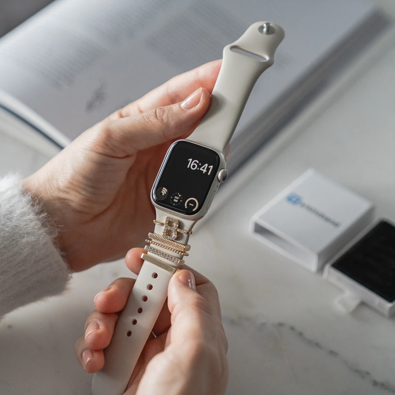 arktisband Buchstabe B Apple Watch Charm Edelstahl