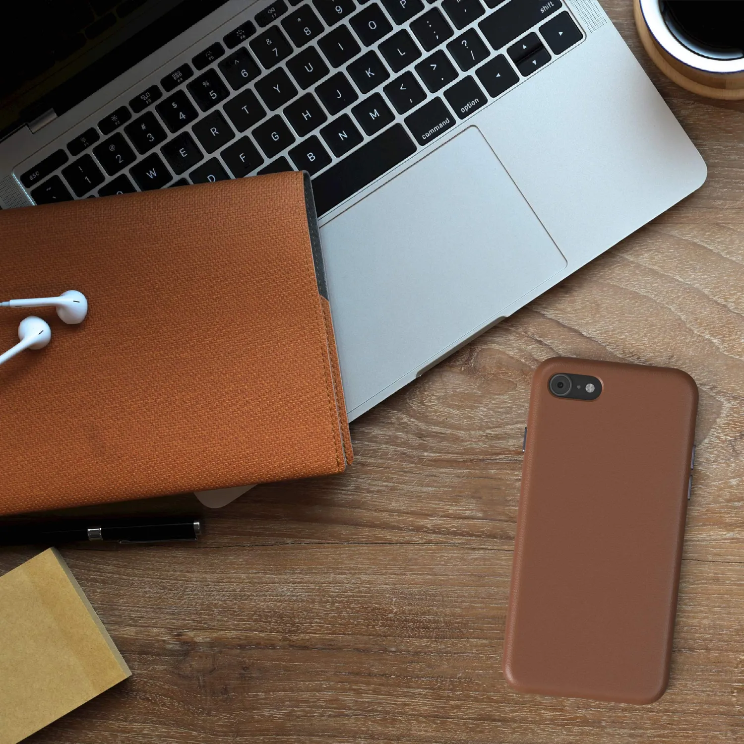 EAZY CASE iPhone SE 2022/2020/8/7 Kunstlederhülle Braun