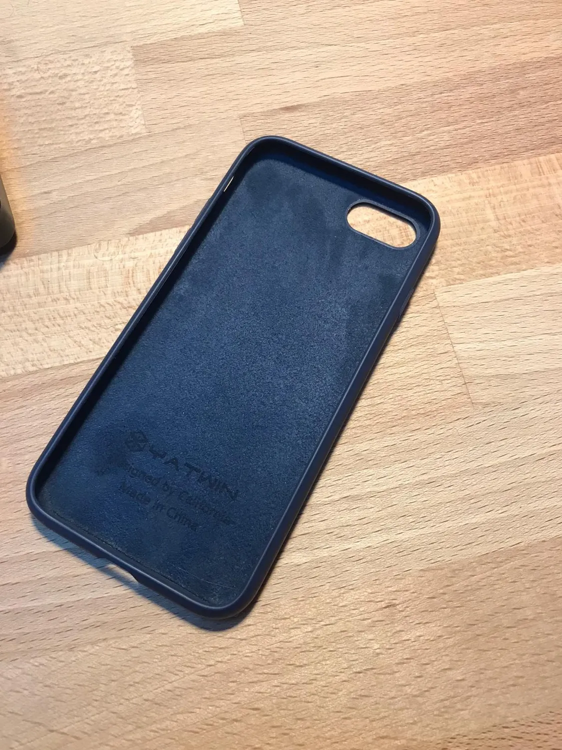 YATWIN iPhone SE 2022/2020/8/7 Silikon Hülle Schwarz griffig