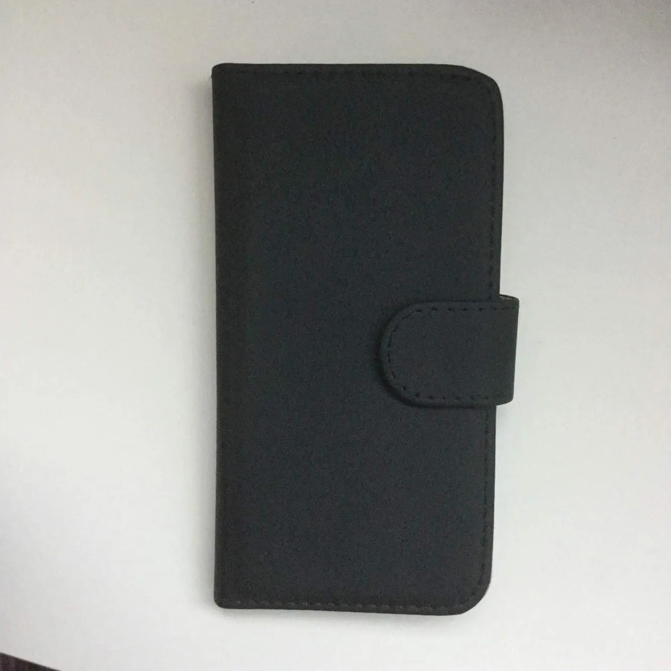 EAZY CASE iPhone SE 2022 Book Klapphülle Schwarz