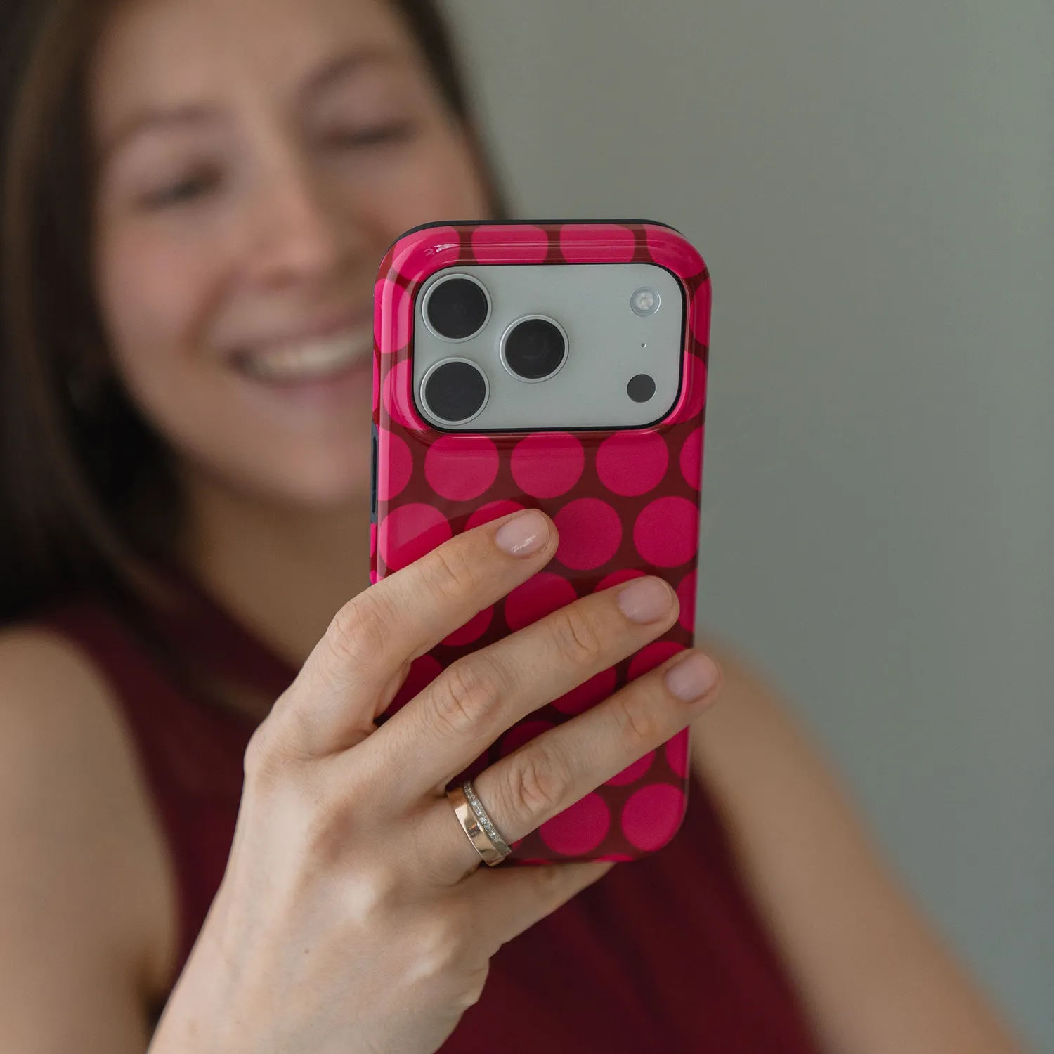 arktis iPhone 14 Pro Max Hülle Polka Dots MagSafe