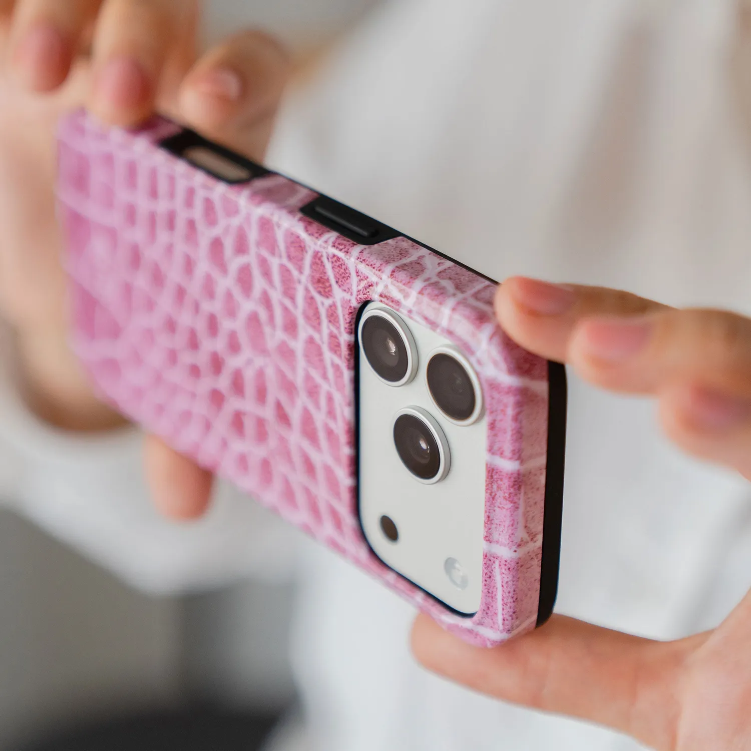 arktis iPhone 16 Hülle Pink Lizard MagSafe Handyhülle