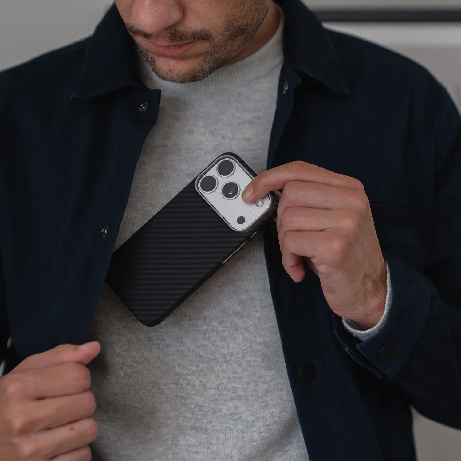 arktis Carbon Case Hülle iPhone 17 Pro Aramid MagSafe
