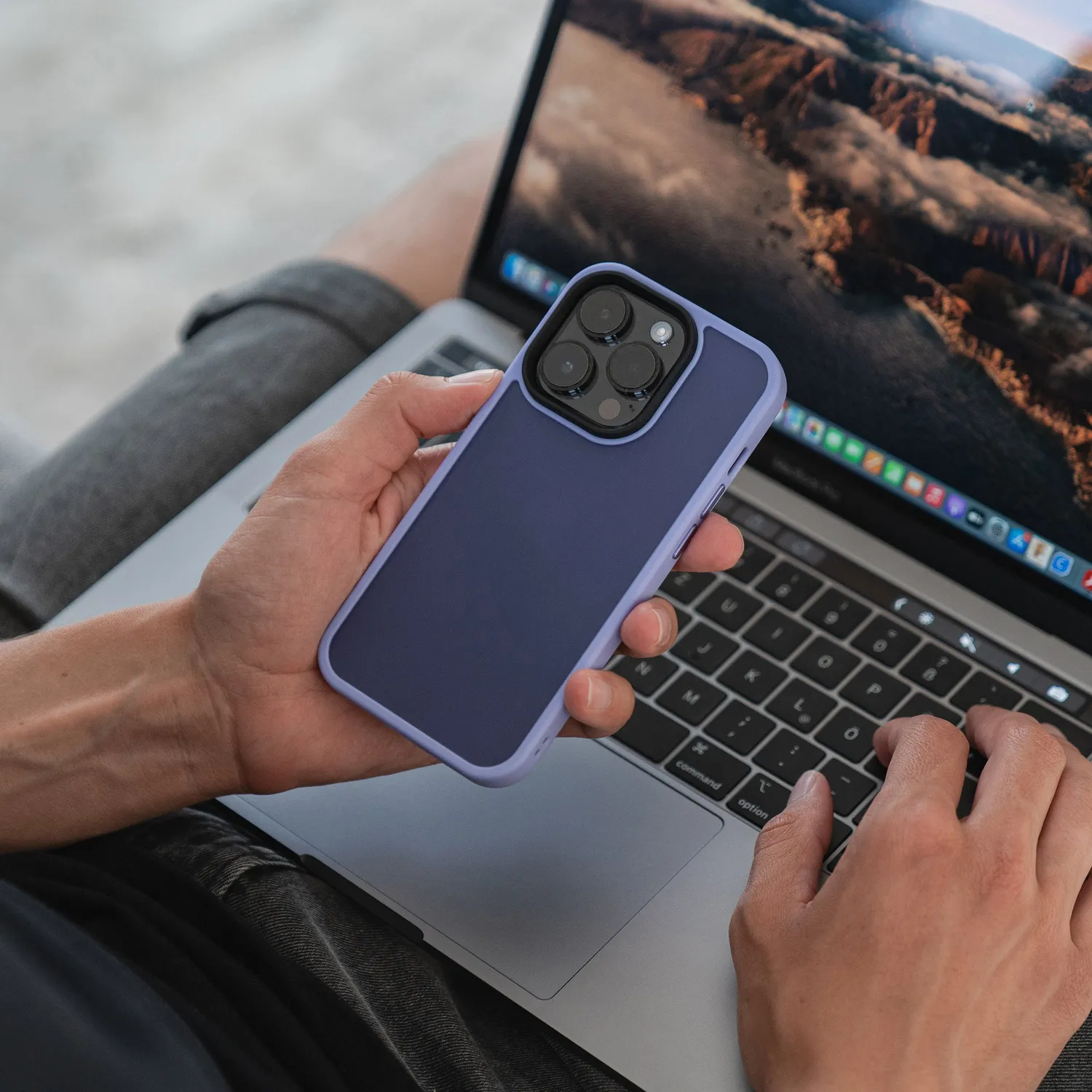 arktis iPhone 15 Pro Max Case Matt Nebelviolett