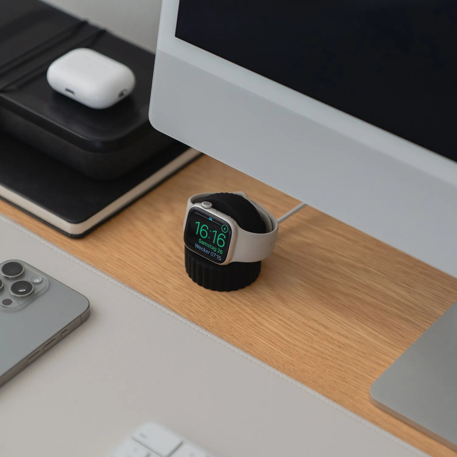 arktis Luna Apple Watch Ladestation Silikon Dock
