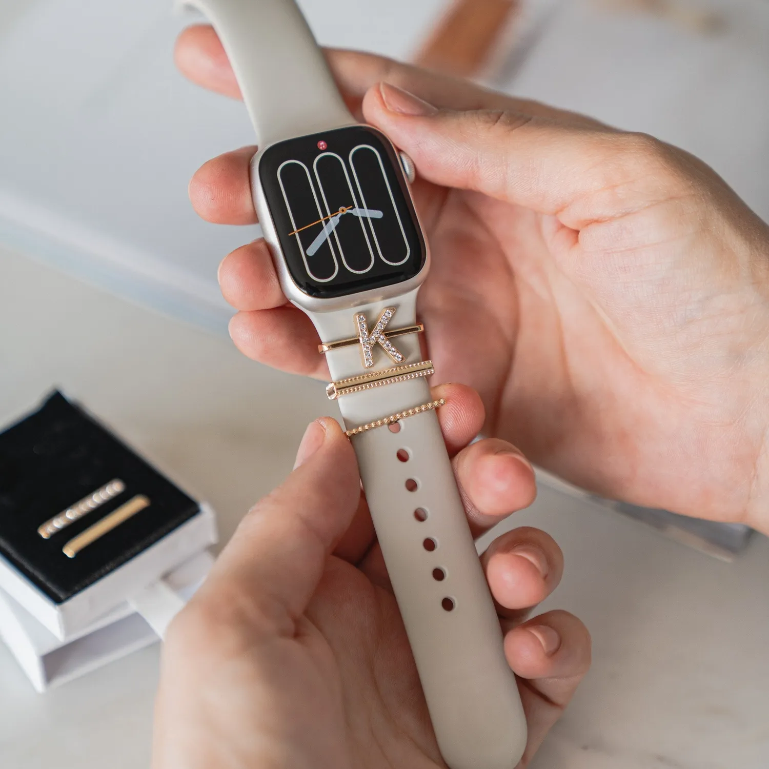 arktisband Apple Watch Charm Buchstabe K Gold Edelstahl