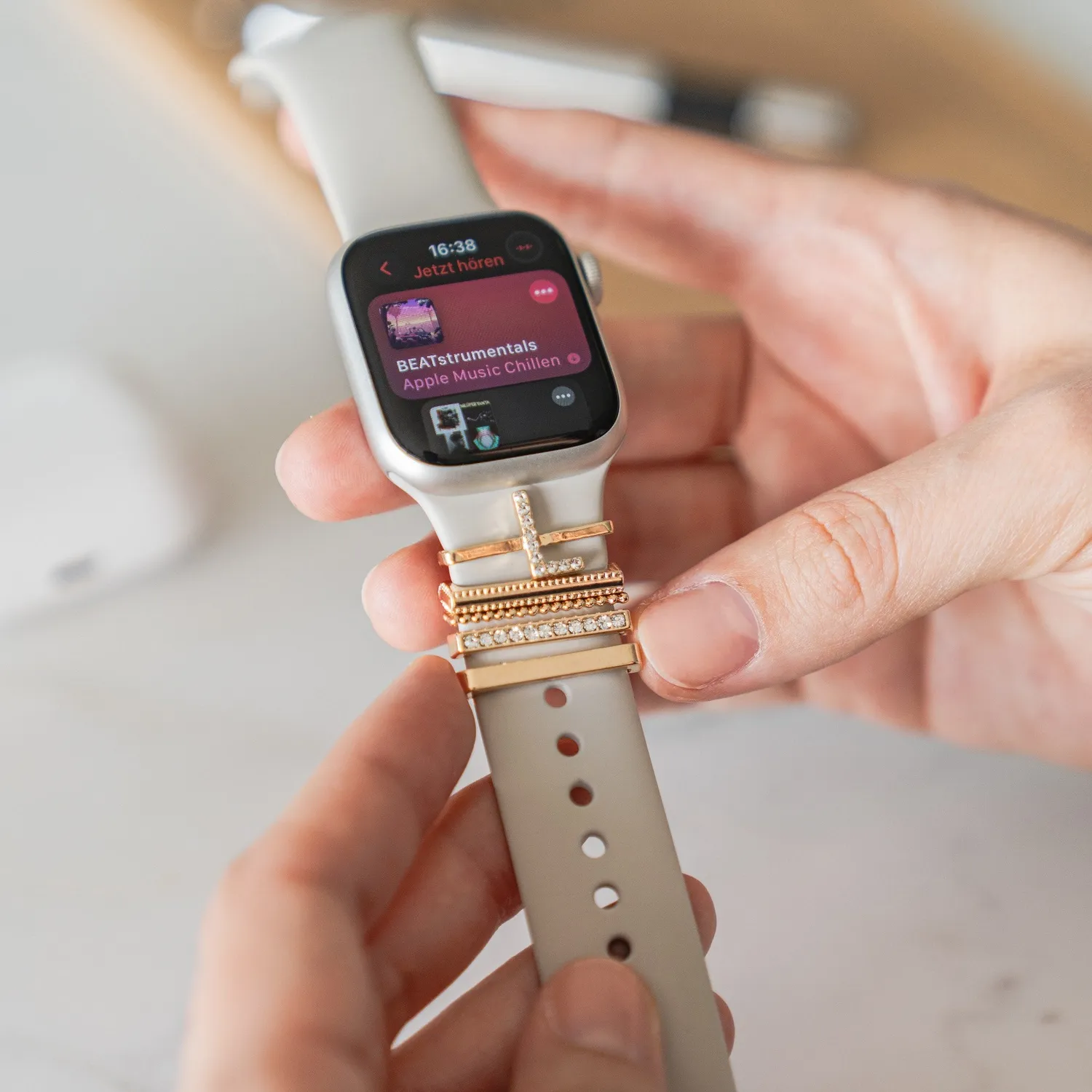 arktisband Apple Watch Charm Buchstabe L Gold Edelstahl