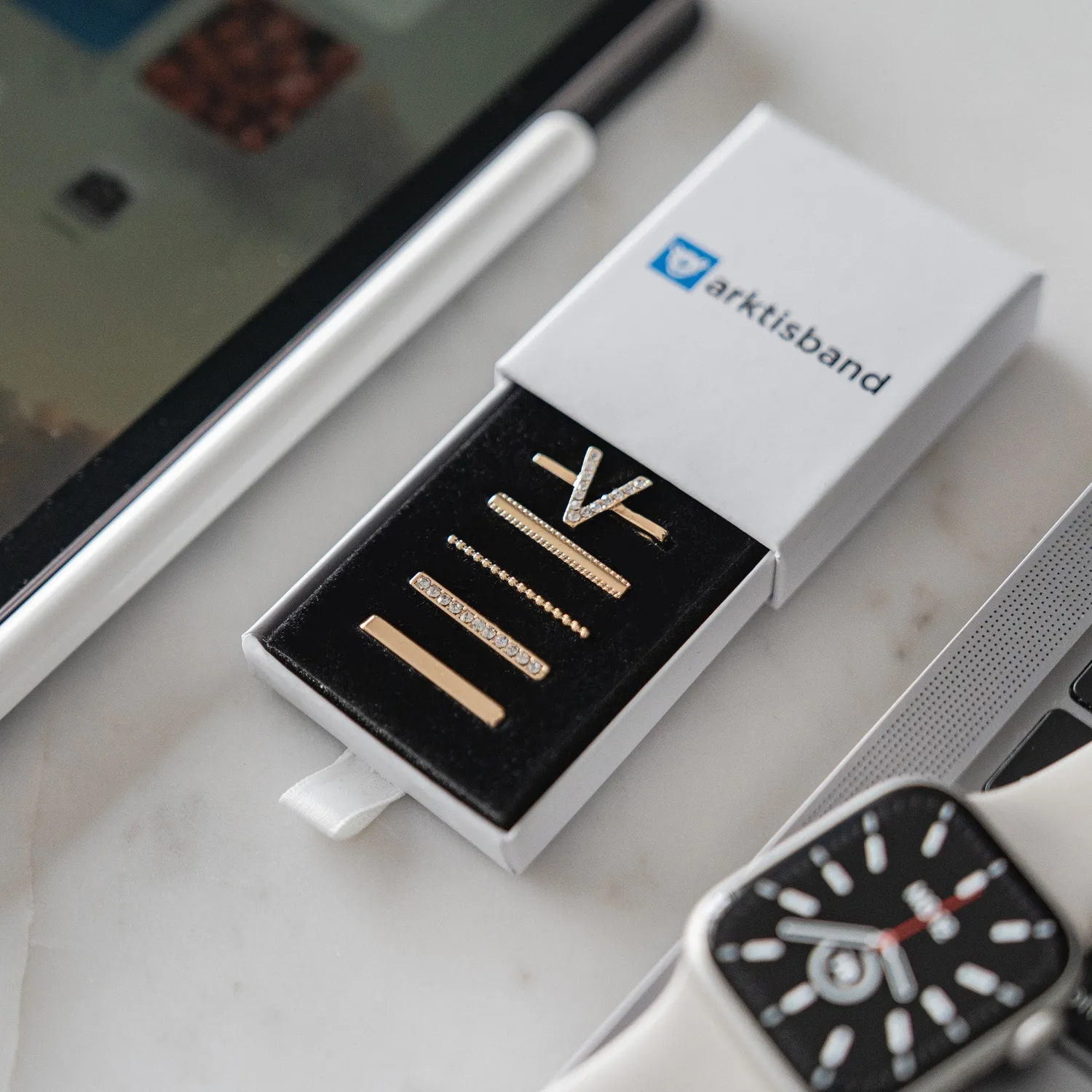 arktisband Apple Watch Charms Buchstabe V Initial Gold
