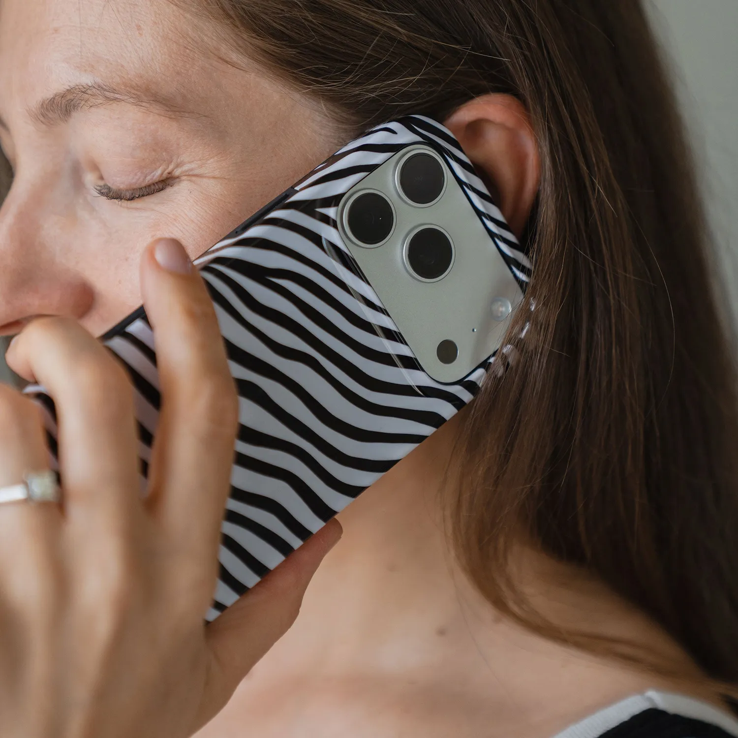 arktis Zebra Hülle iPhone 14 Pro Max mit MagSafe Print