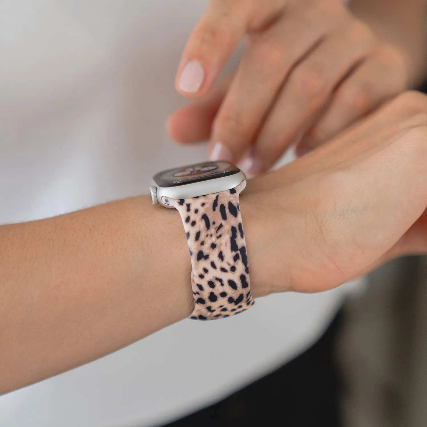 arktis Leopard Apple Watch Armband Silikon Leo