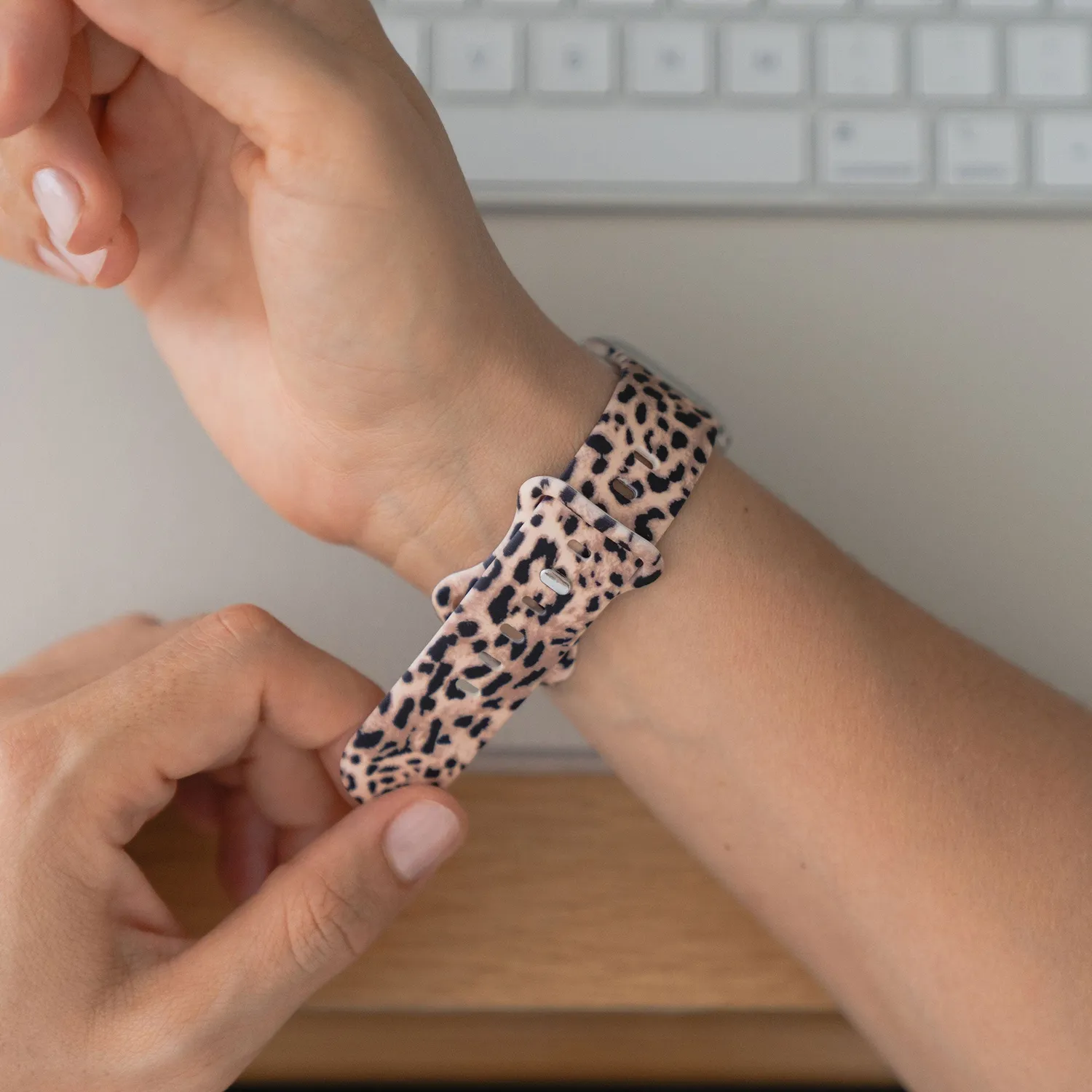 arktis Leopard Apple Watch Armband Silikon Leo