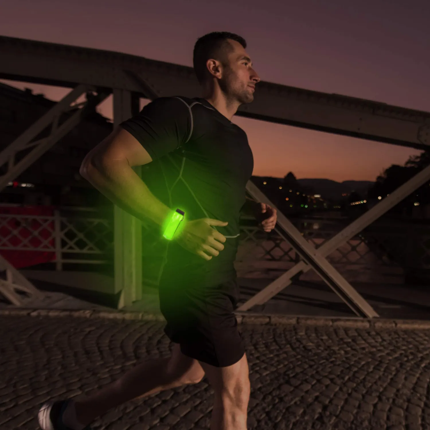 EAZY CASE LED Armband 2er-Set Leuchtband Grün