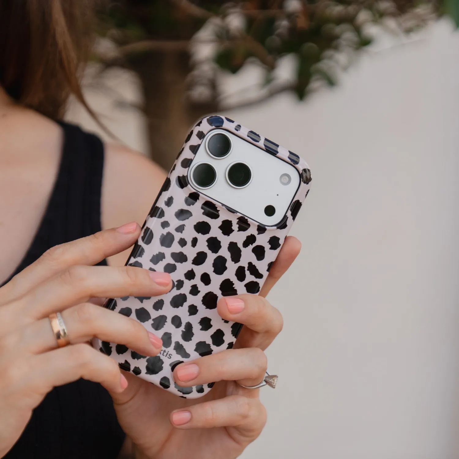 arktis Cheetah iPhone 15 Hülle mit MagSafe