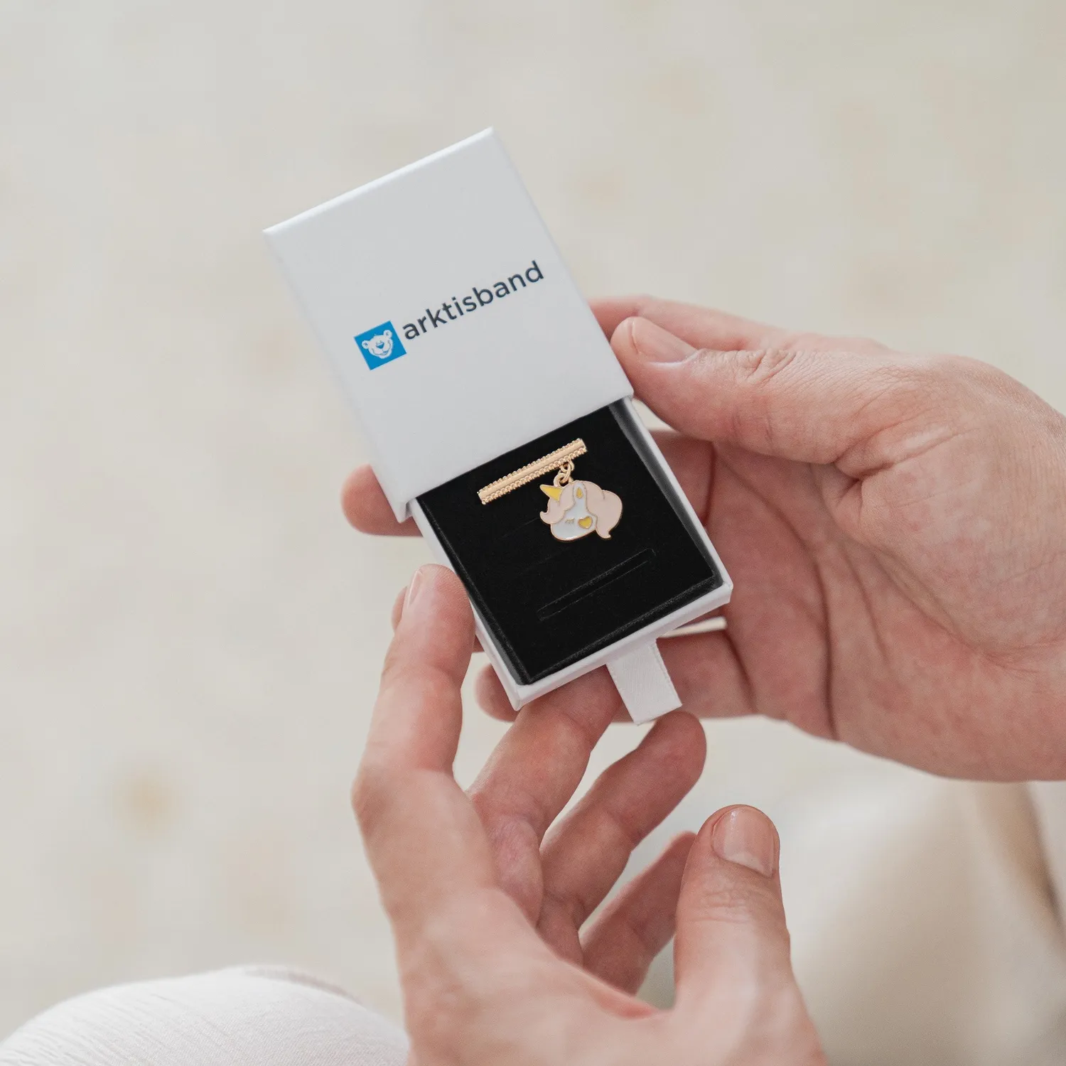 arktisband Unicorn Gold Apple Watch Charm