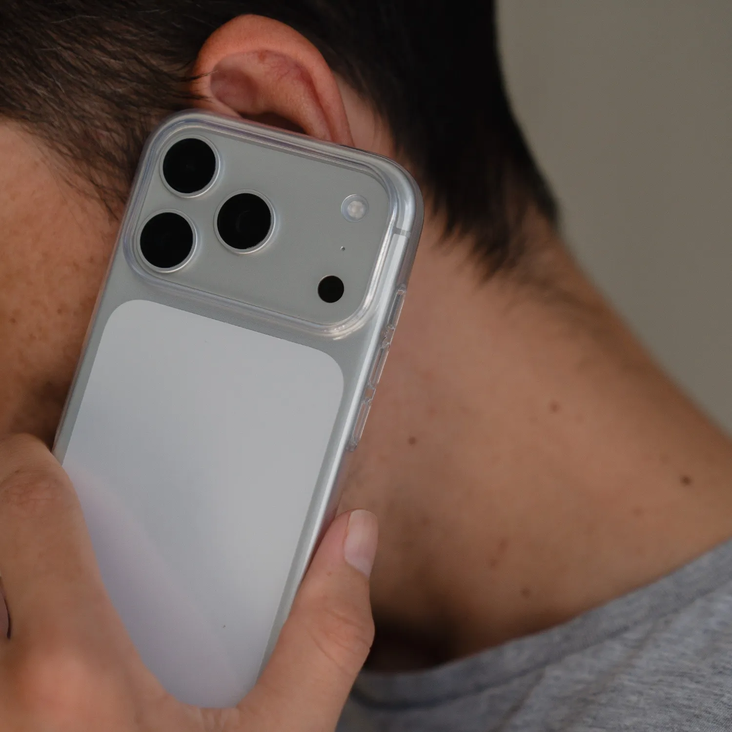 arktis iPhone 18 Pro ZERO Hülle transparent ultradünn