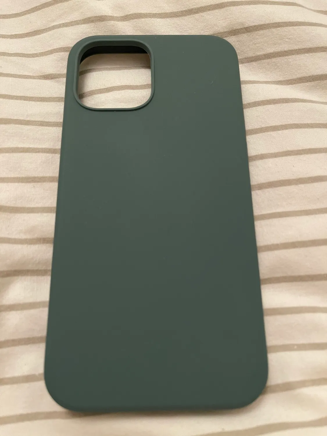 YATWIN iPhone 12 Pro Max Silikonhülle Pinien-Grün Mikrofaser