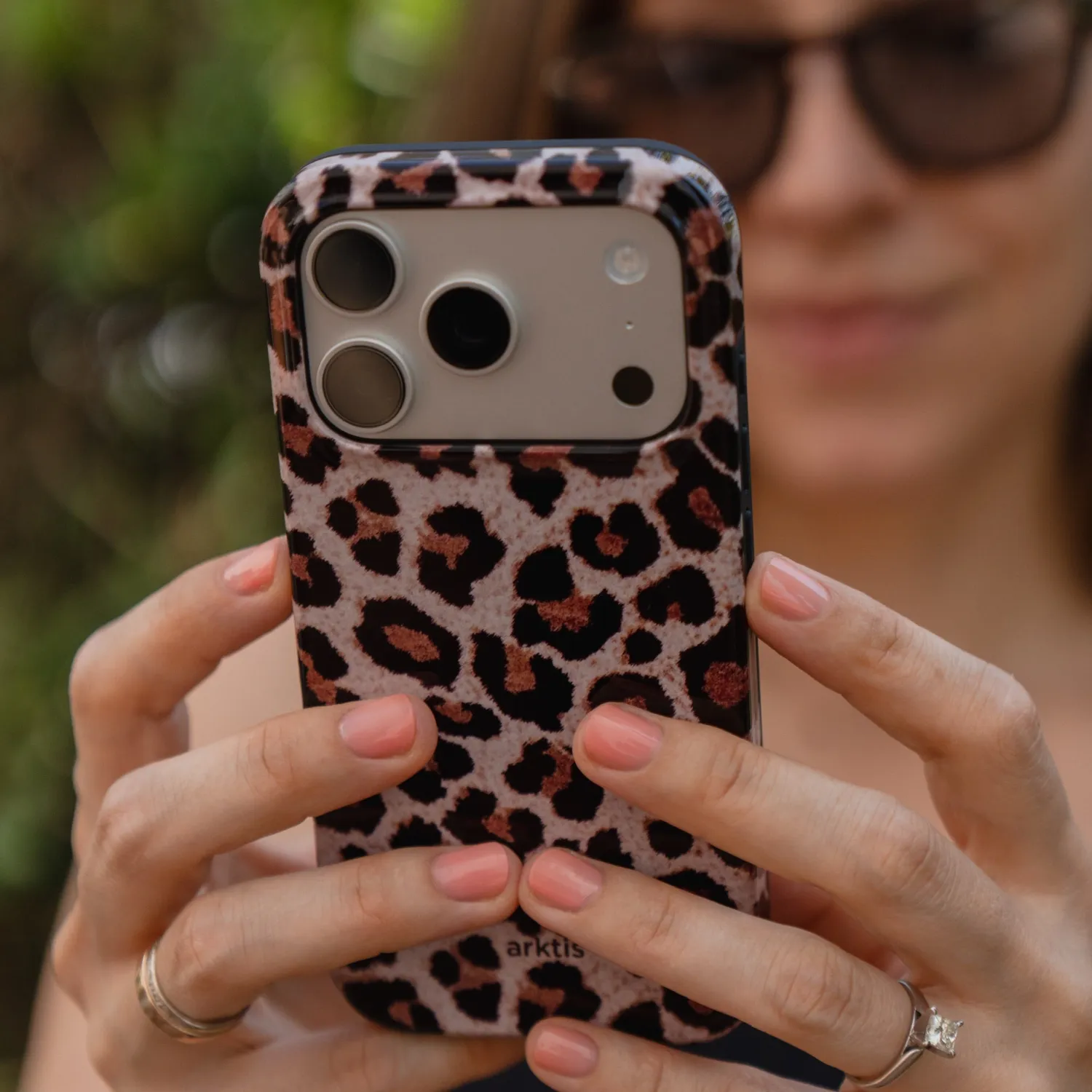 arktis Sweet Leopard iPhone 17 Pro Hülle MagSafe Leo