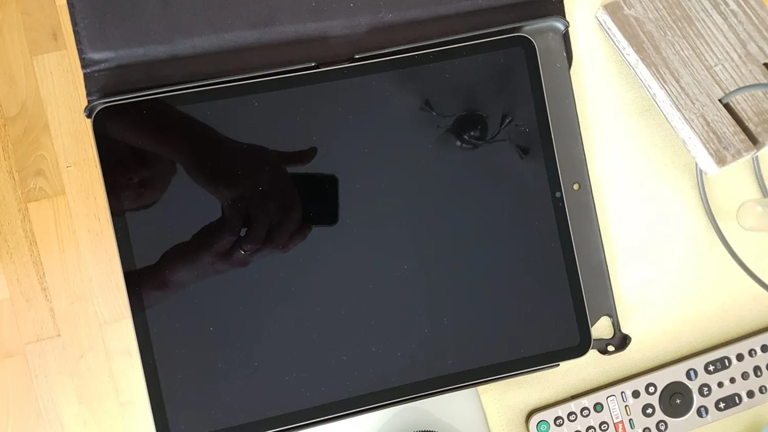 EAZY CASE iPad Pro 12,9 2020 4.Gen Tablethülle Schwarz 360° drehbar