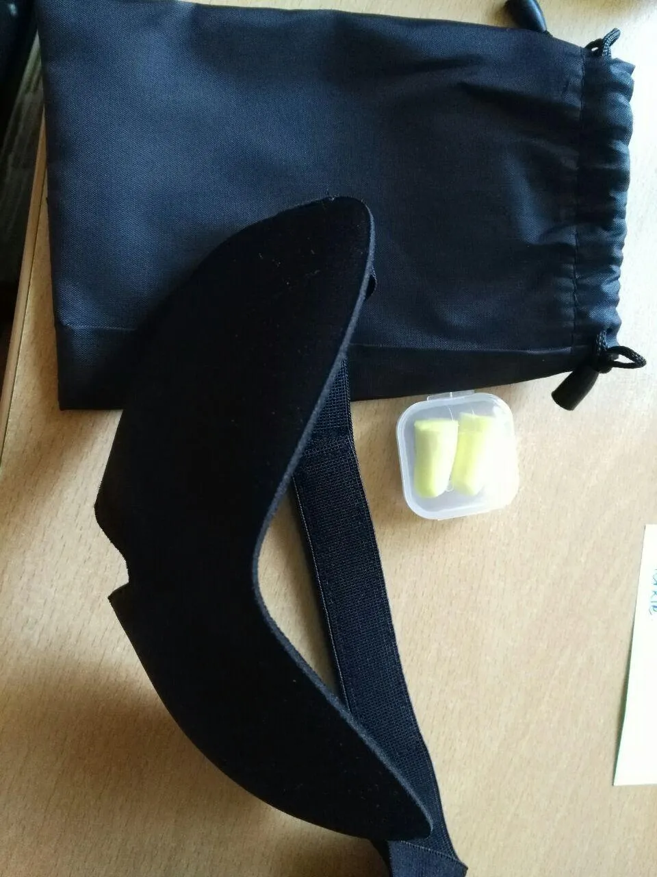 EAZY CASE Premium 3D Schlafmaske blickdicht mit Ohrstöpseln