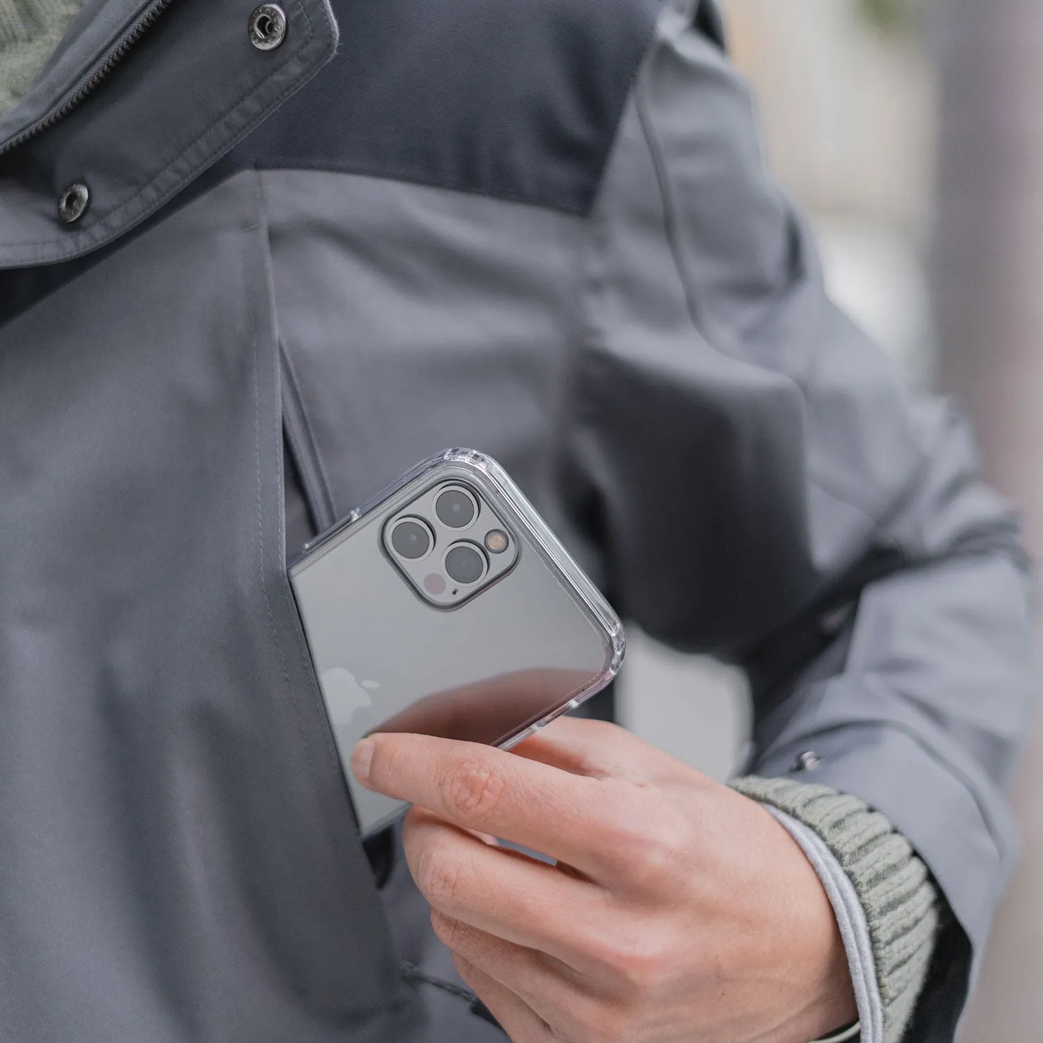 arktis Ultra Hybrid iPhone 14 Hülle transparent vergilbungsfrei