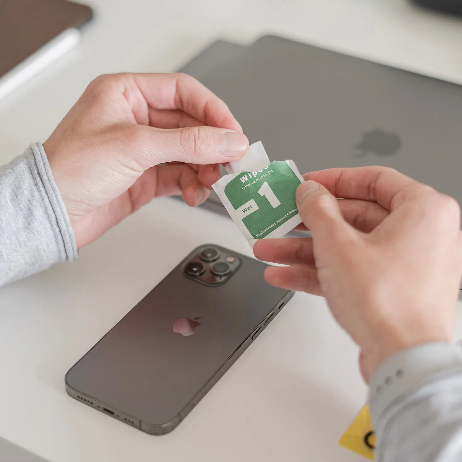 arktis iPhone 13 Pro Max Kameraschutz Aluminium