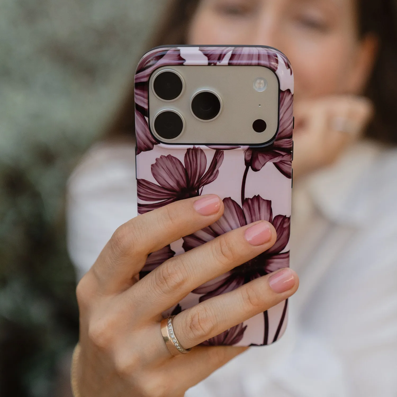 arktis Bloom iPhone 14 Hülle mit MagSafe Print