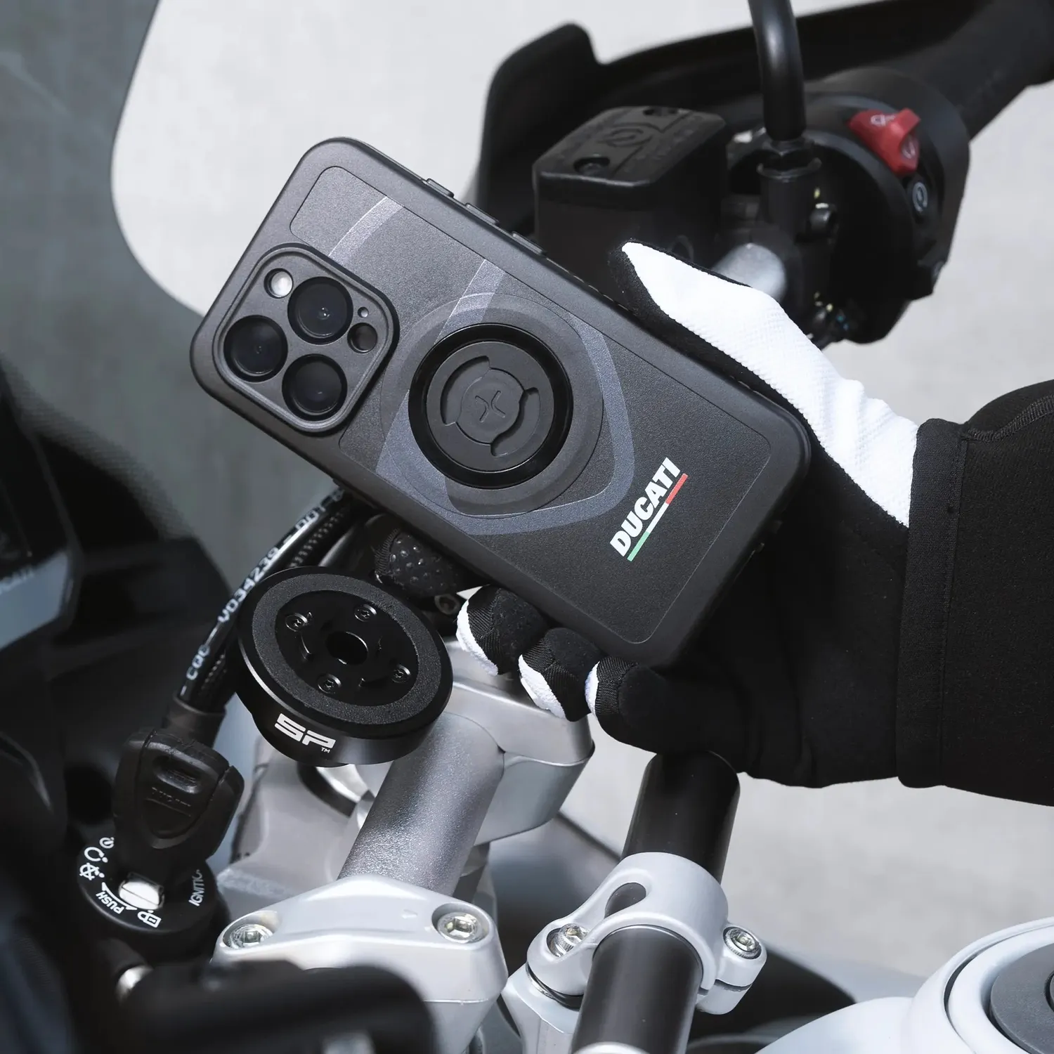 SP Connect Ducati Shield Handyhülle schwarz Halter-montage
