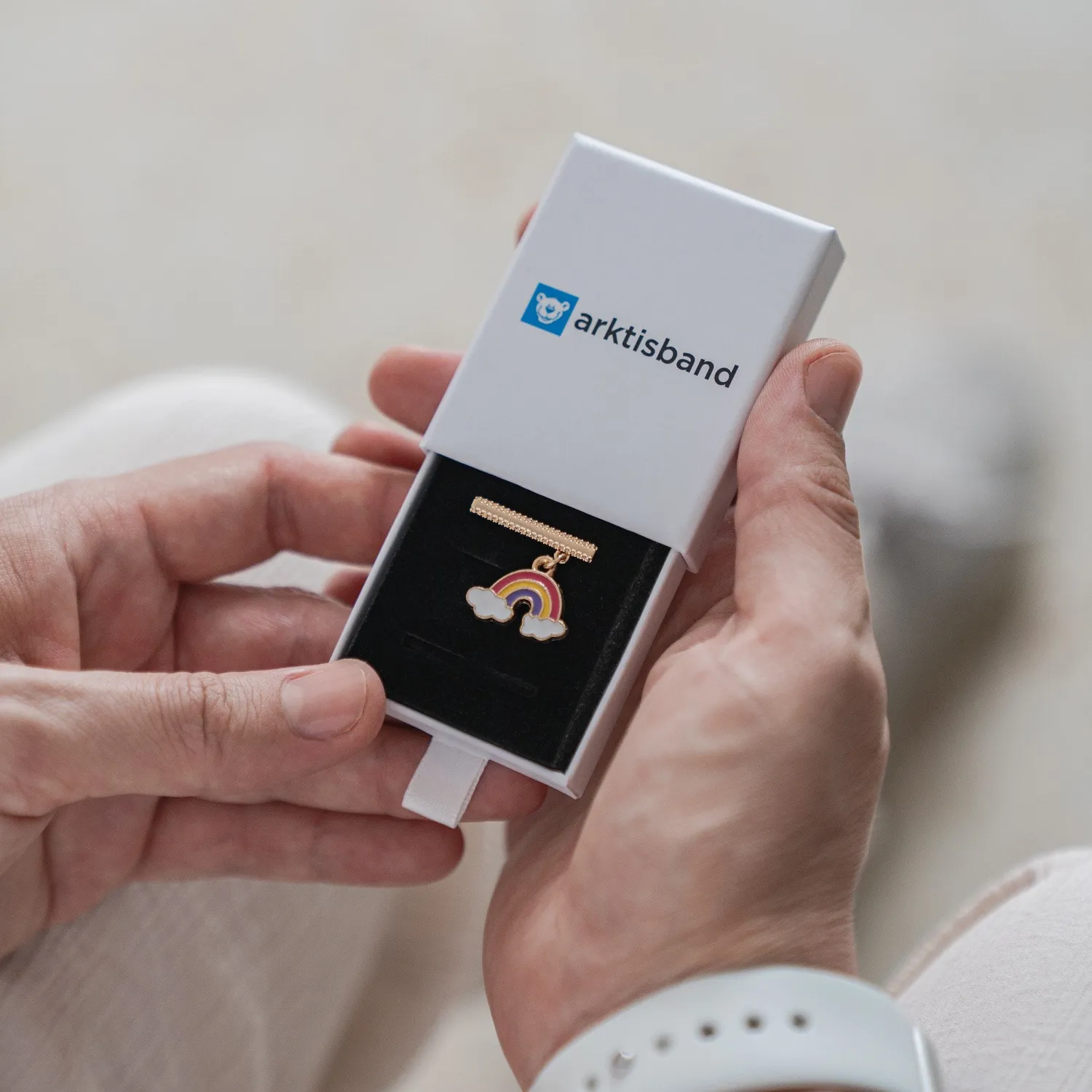 arktisband Rainbow Clouds Charms Gold Edelstahl