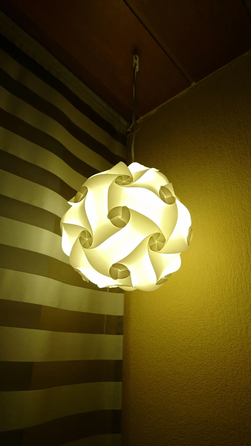 EAZY CASE Puzzle Lampe M 30cm Lampenschirm 30-teilig DIY