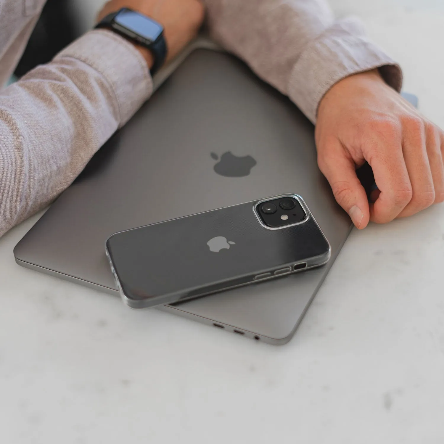 arktis Air Case iPhone 16 Hülle transparent dünn