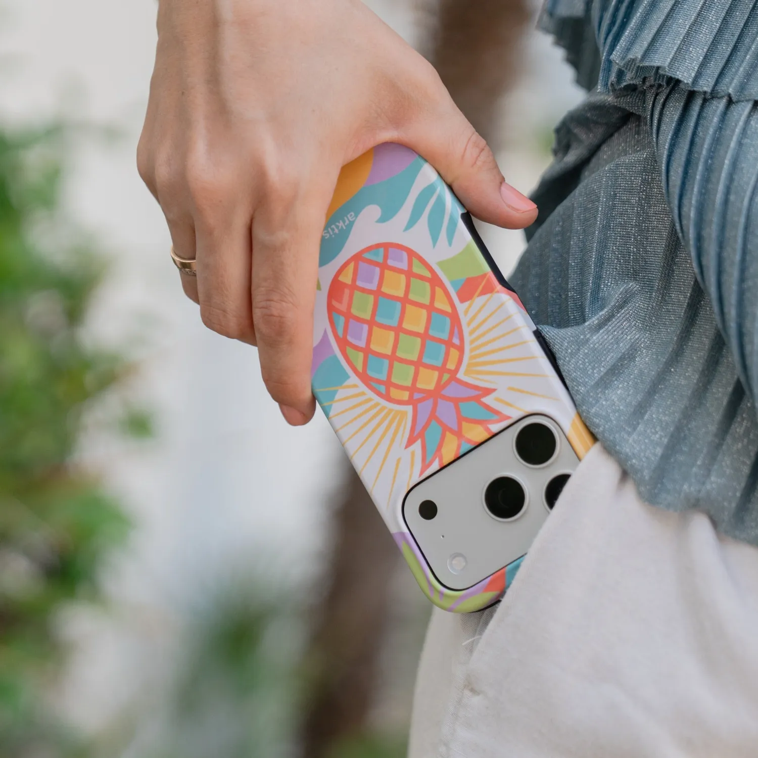 arktis iPhone 16 Hülle Tropic Pineapple MagSafe