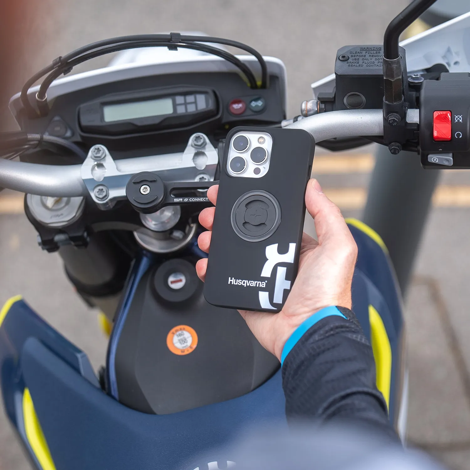 SP Connect Husqvarna Side Crown Handyhülle Logo Halter-Case