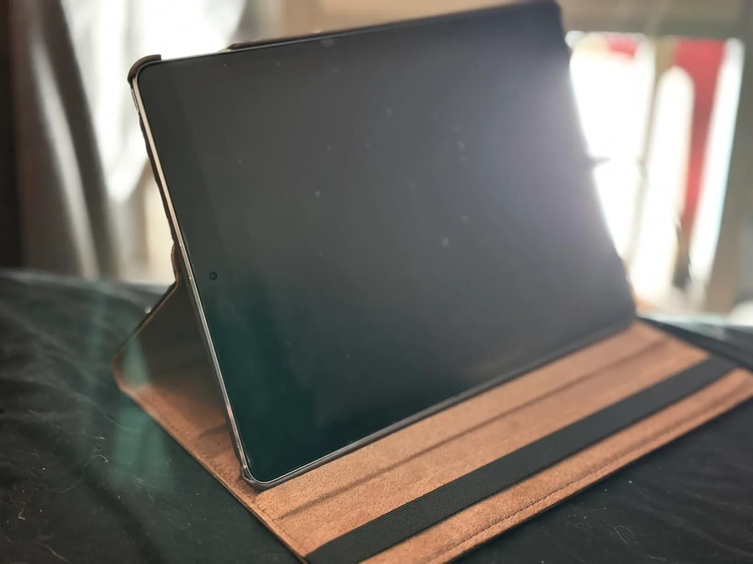 EAZY CASE iPad Air 6 10,9 Zoll Tablethülle 360° Rot drehbar