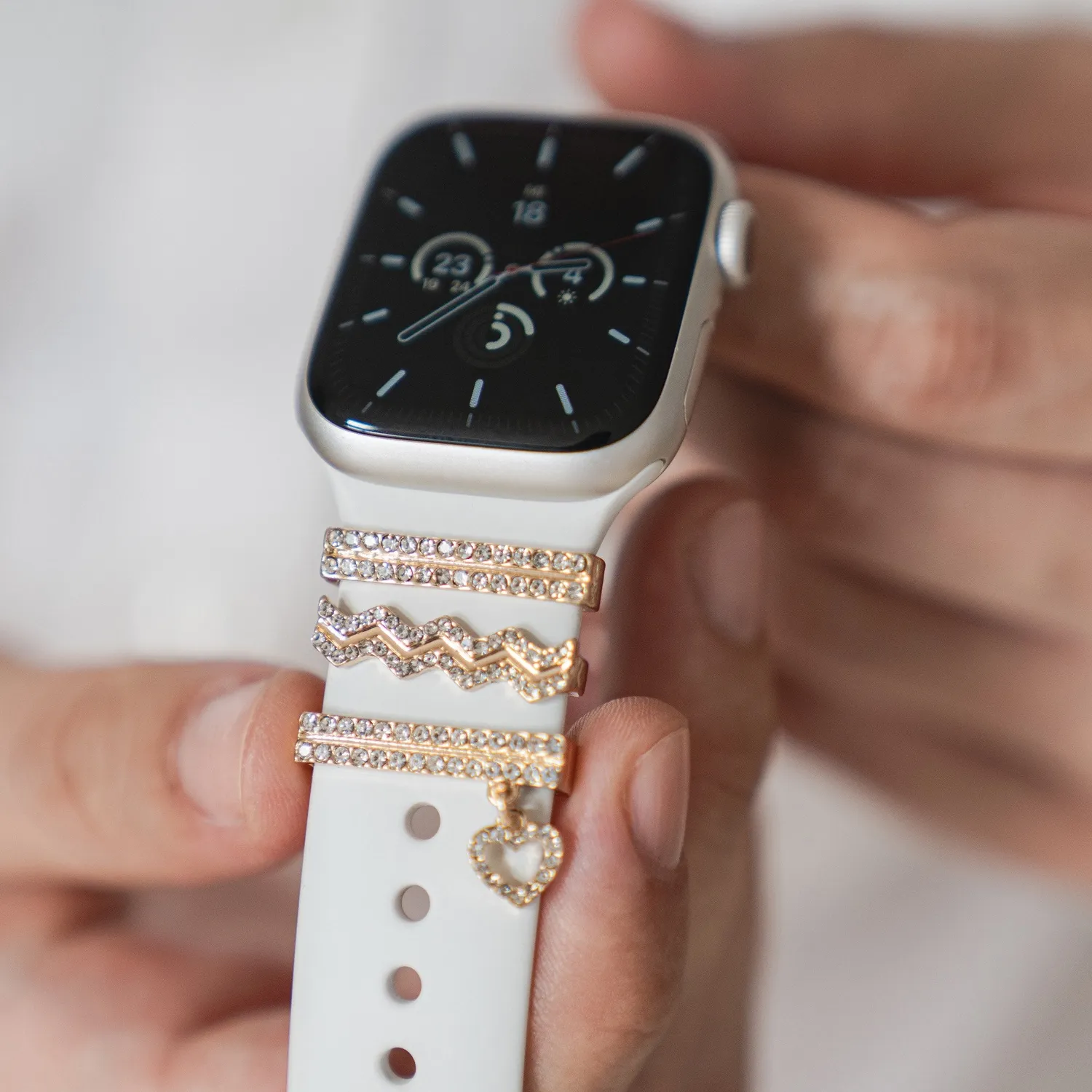 arktisband Hanging Heart Apple Watch Charm Gold Edelstahl