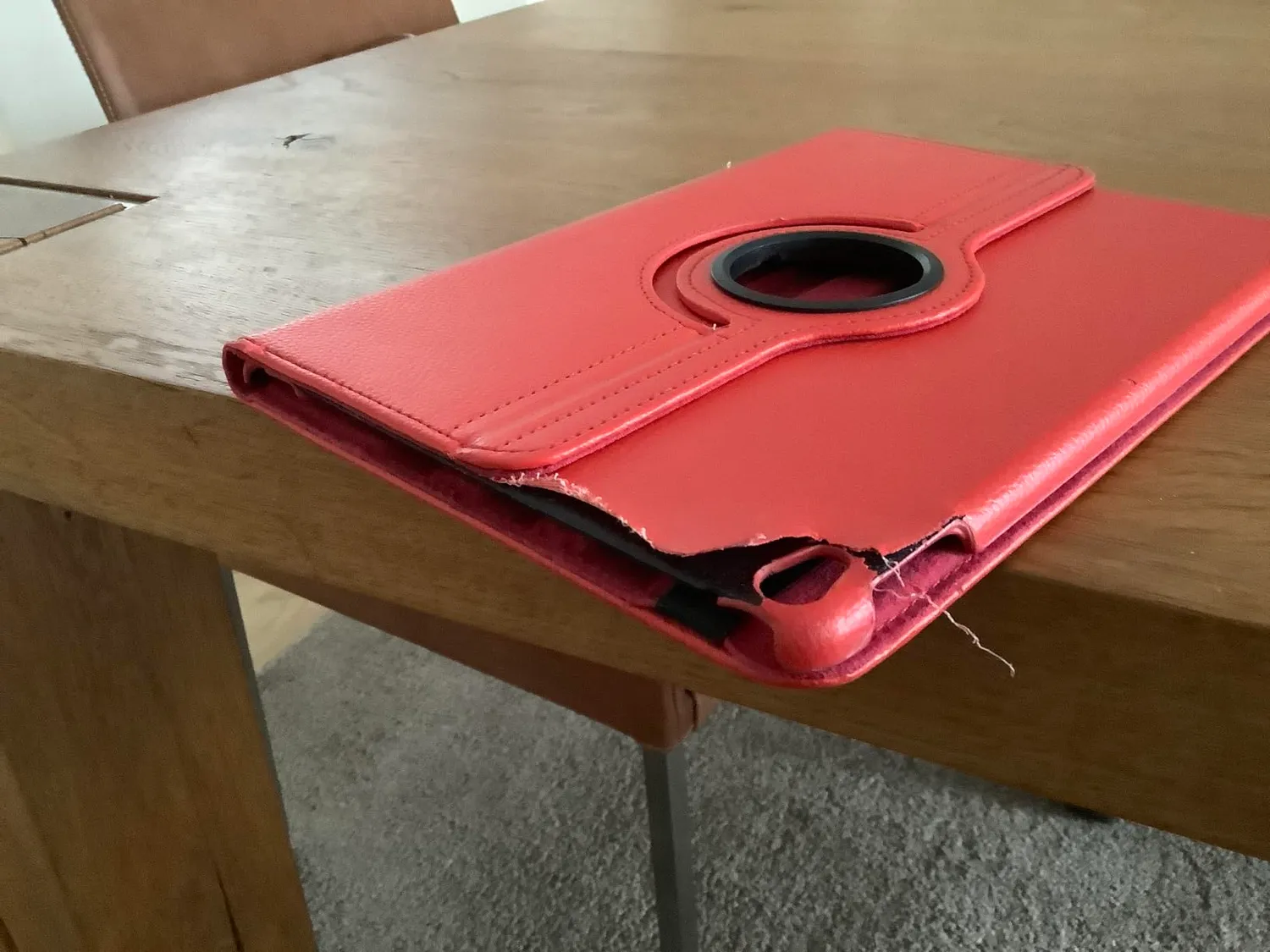 EAZY CASE iPad Air 6 10,9 Zoll Tablethülle 360° Rot drehbar