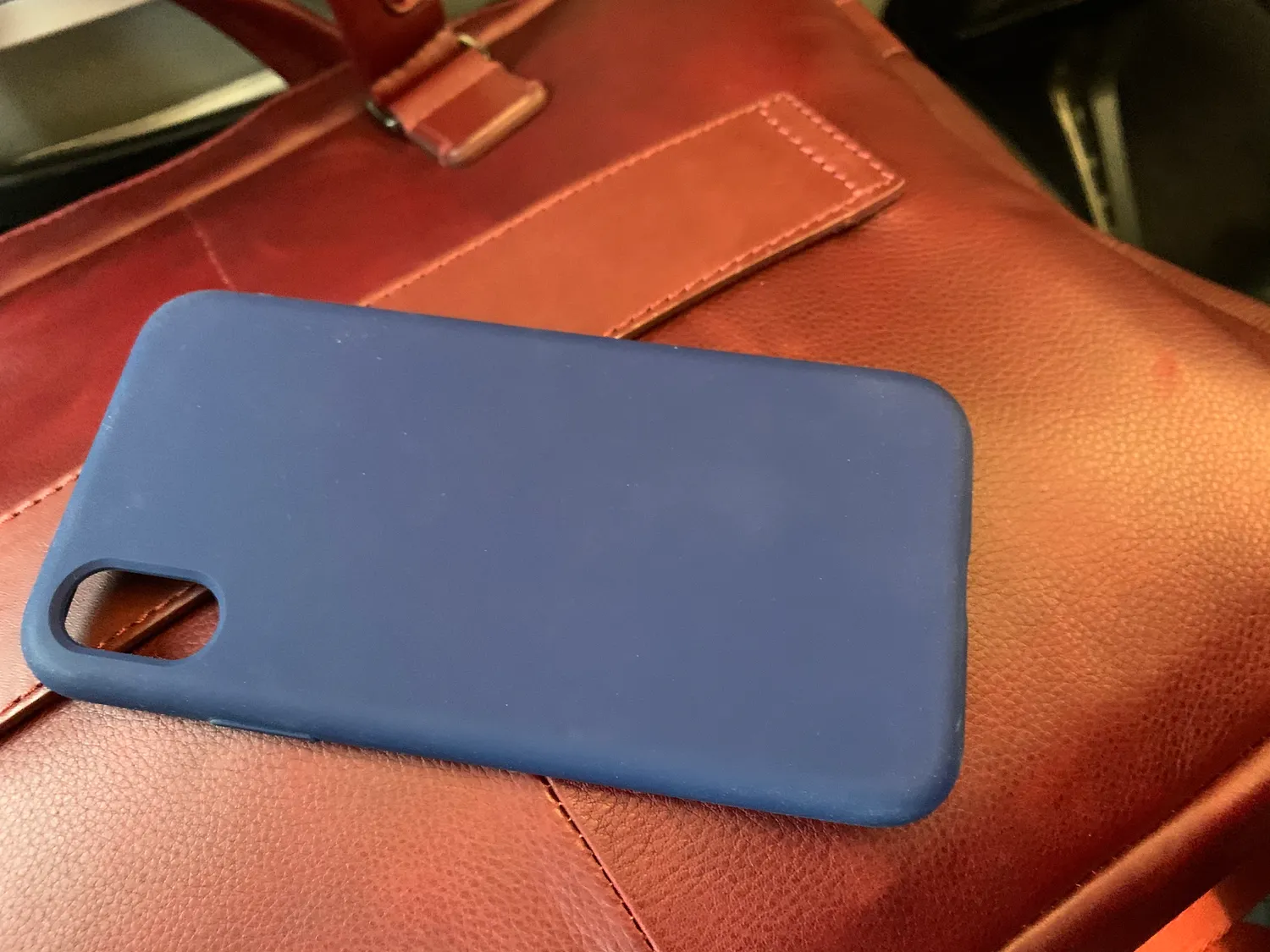 YATWIN iPhone X/XS Hülle Silikon weinrot + Folie